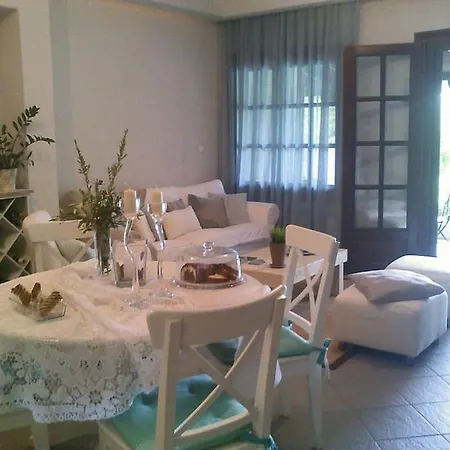 Σπίτι διακοπών Cozy And Stylish Pool House