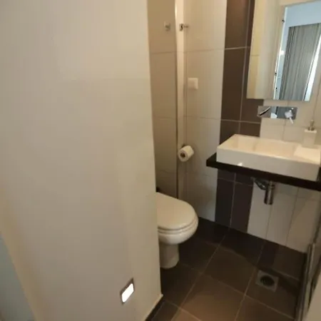 Cozy And Stylish Pool House Κρυοπηγή
