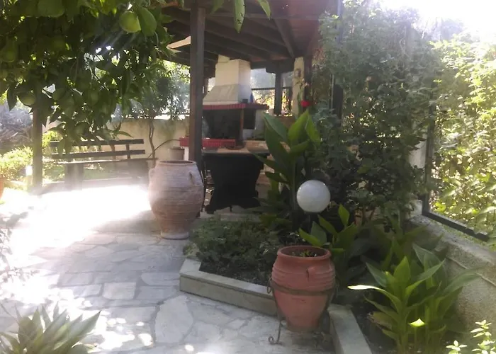 Vakantiehuis Cozy And Stylish Pool House