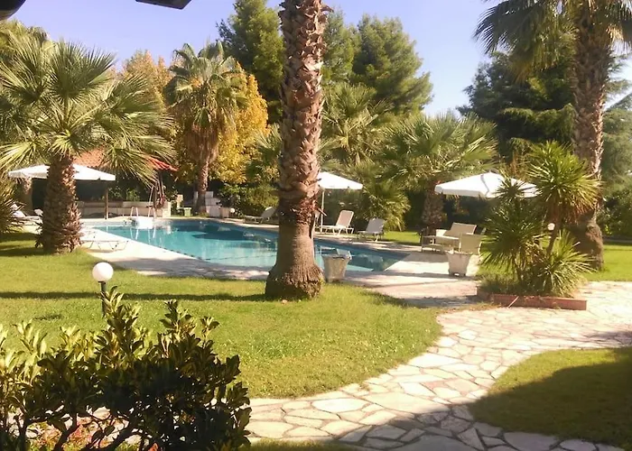 Vakantiehuis Cozy And Stylish Pool House